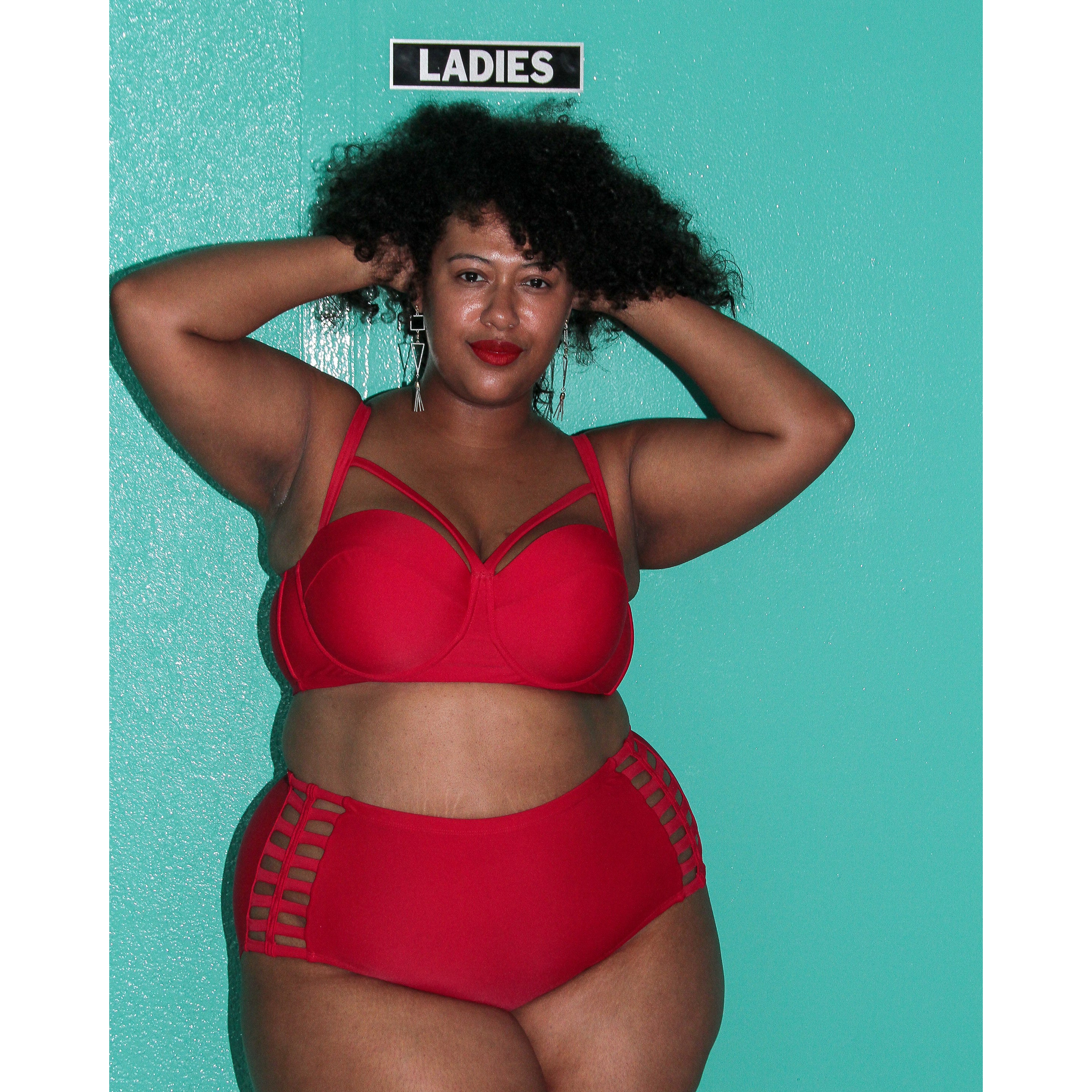 Curvy Girls Shut It Down at the Golden Confidence Pool Party
